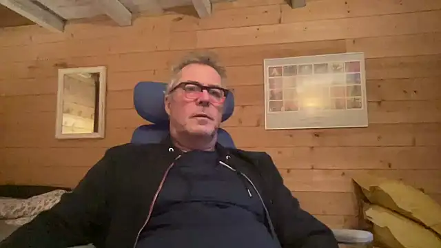 Snapshot of lelohop chatting on December 4, 7:06 am lelohop online show from December 4, 7:06 am