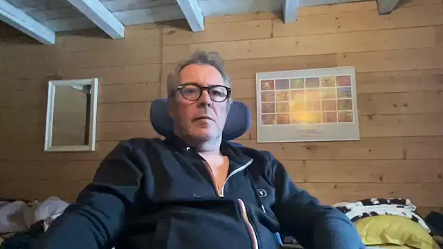 Snapshot of lelohop chatting on December 28, 8:37 am lelohop online show from December 28, 8:37 am