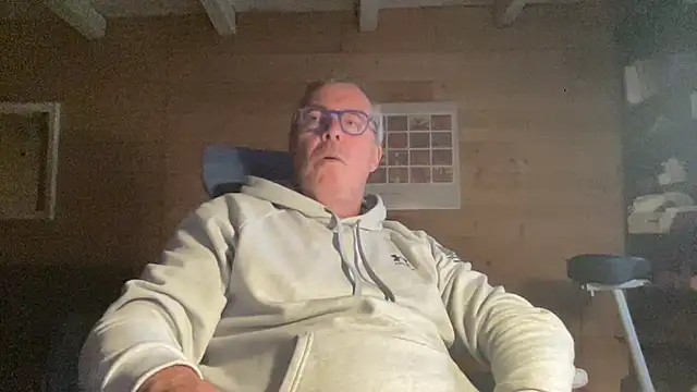 Snapshot of lelohop chatting on October 20, 8:15 am lelohop online show from October 20, 8:15 am