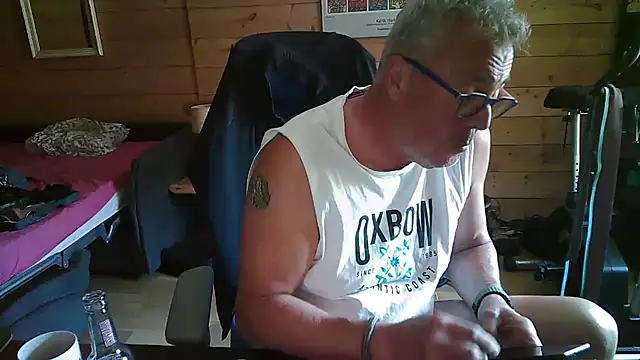 Snapshot of lelohop chatting on July 28, 11:28 am lelohop online show from July 28, 11:28 am