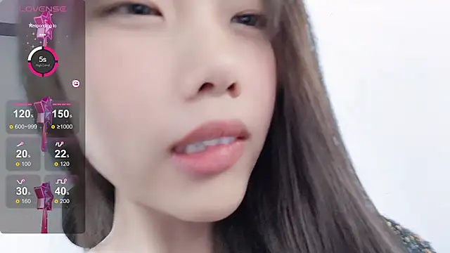 Snapshot of Lvy--v chatting on December 23, 1:40 am Lvy--v online show from December 23, 1:40 am