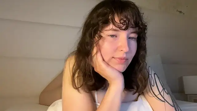 Snapshot of MoonAngelic chatting on July 14, 2:27 am MoonAngelic online show from July 14, 2:27 am