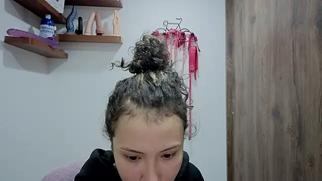 avans 15 online show from November 29, 11:19 pm