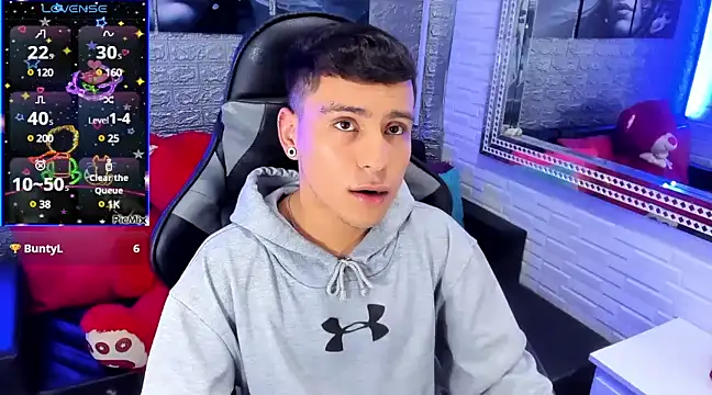 salvadorgomezx online show from December 9, 4:23 am