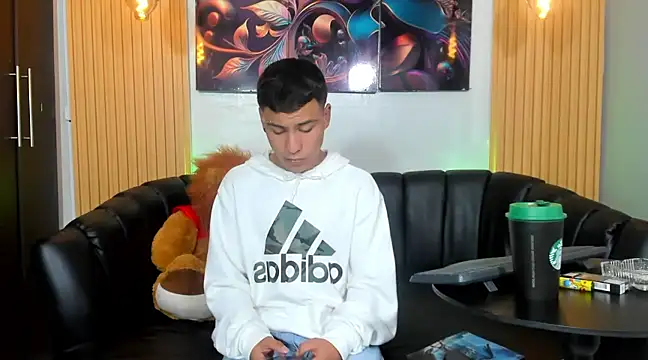 salvadorgomezx online show from December 21, 4:14 pm