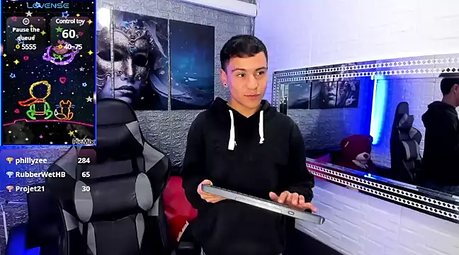 salvadorgomezx online show from December 28, 8:37 am