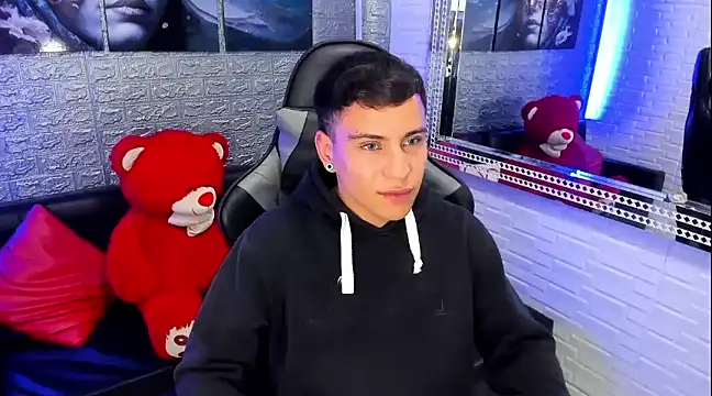 salvadorgomezx online show from January 7, 10:30 pm