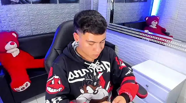 salvadorgomezx online show from February 5, 5:41 am