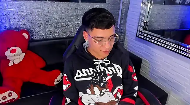 salvadorgomezx online show from February 7, 12:50 pm