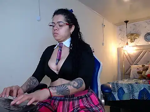 alexa-cooper- online show from September 9, 3:00 pm