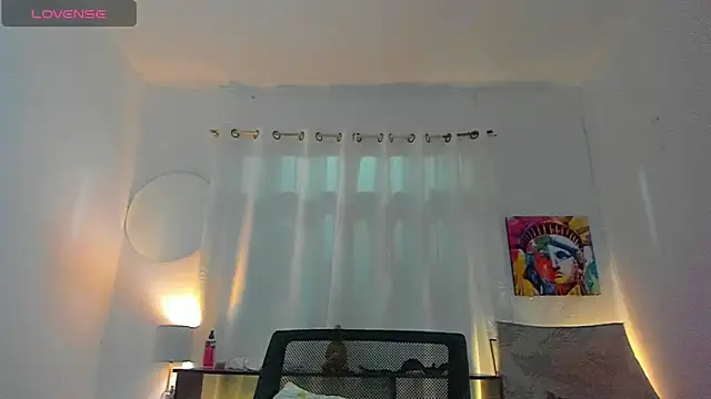 Snapshot of Sophie_sweett19 chatting on June 7, 2:05 am Sophie sweett19 online show from June 7, 2:05 am