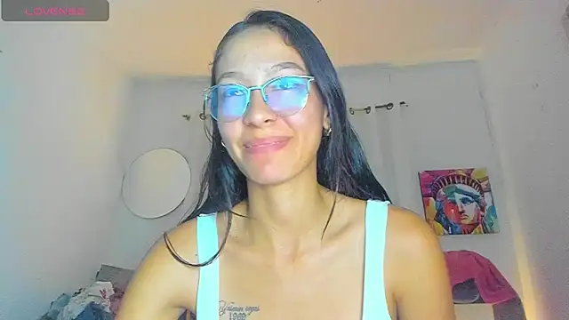 Snapshot of Sophie_sweett19 chatting on June 18, 11:53 pm Sophie sweett19 online show from June 18, 11:53 pm