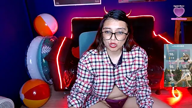 X CHERRY XX online show from December 9, 9:05 pm