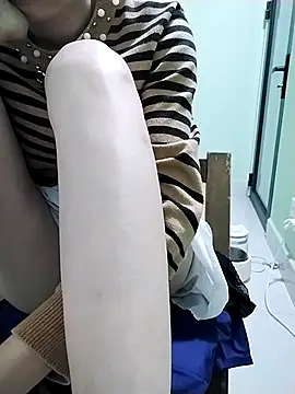 Snapshot of Nana-Cool69 chatting on November 1, 11:07 pm Nana-Cool69 online show from November 1, 11:07 pm