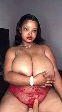 Snapshot of pinky_promicee chatting on February 8, 4:57 am pinky promicee online show from February 8, 4:57 am