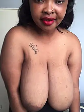 Snapshot of pinky_promicee chatting on March 8, 5:17 am pinky promicee online show from March 8, 5:17 am