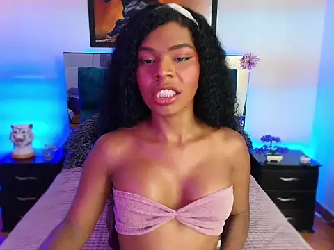 Snapshot of Privatechocolatta chatting on November 11, 7:14 pm Privatechocolatta online show from November 11, 7:14 pm