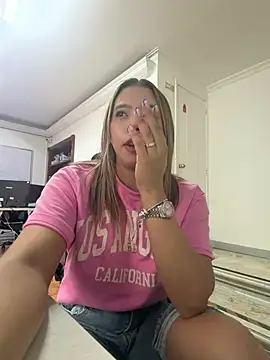 Snapshot of Martina_Miiller chatting on May 18, 1:06 pm Martina Miiller online show from May 18, 1:06 pm