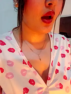 Snapshot of im_here- chatting on January 31, 7:34 pm im here- online show from January 31, 7:34 pm