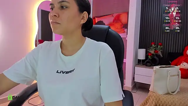 natasha  jackson online show from February 6, 12:08 pm