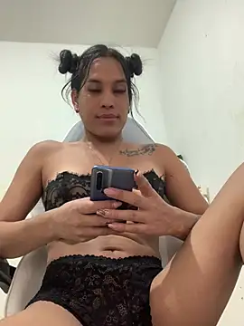 Emiily Miller online show from December 18, 8:25 pm