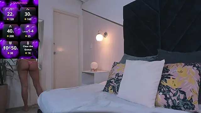 Snapshot of melaniee_jones chatting on December 12, 6:10 pm melaniee jones online show from December 12, 6:10 pm