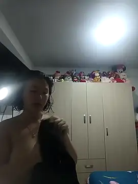 kendaall jenner  online show from December 18, 6:46 pm