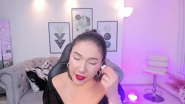 kendaall jenner  online show from January 31, 5:09 am