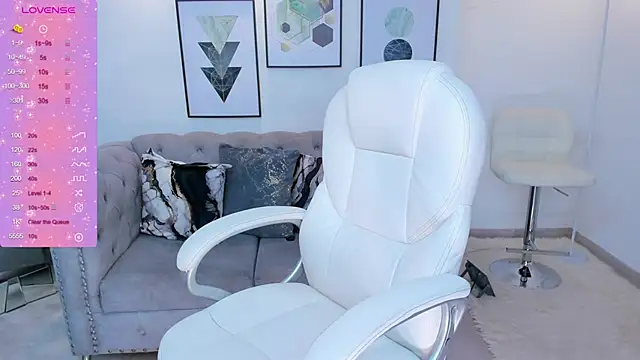 kendaall jenner  online show from February 28, 5:15 am