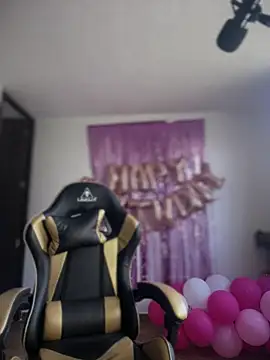 Nikol Rang   online show from April 24, 7:05 pm