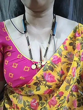 Snapshot of bhuvana555 chatting on July 9, 5:17 pm bhuvana555 online show from July 9, 5:17 pm