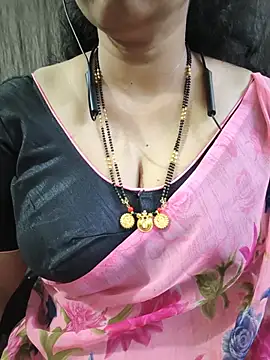 Snapshot of bhuvana555 chatting on July 14, 5:40 pm bhuvana555 online show from July 14, 5:40 pm