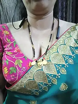 Snapshot of bhuvana555 chatting on July 21, 6:27 am bhuvana555 online show from July 21, 6:27 am