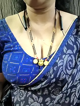 Snapshot of bhuvana555 chatting on August 3, 5:27 pm bhuvana555 online show from August 3, 5:27 pm