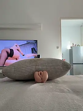 18cmpacoo online show from April 8, 3:01 pm