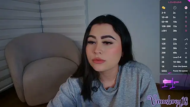 venusleroy  online show from April 8, 11:16 pm