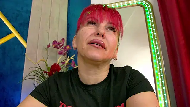 Foxxxy MILF online show from March 12, 4:51 am