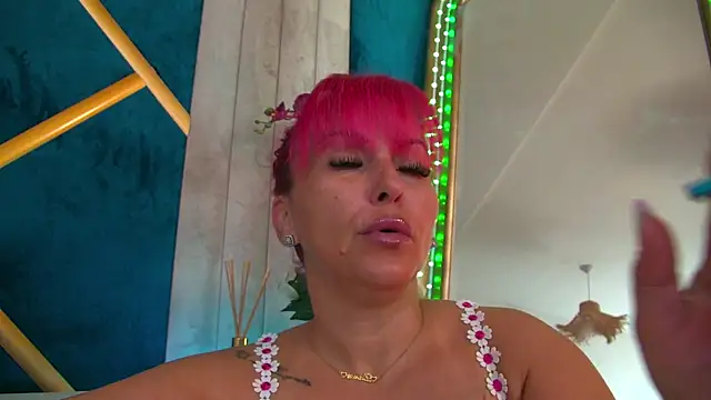 Snapshot of Foxxxy_MILF chatting on July 24, 3:59 am Foxxxy MILF online show from July 24, 3:59 am