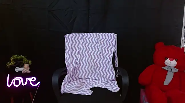 Snapshot of Naughty_Ayesha1 chatting on December 27, 2:47 am Naughty Ayesha1 online show from December 27, 2:47 am