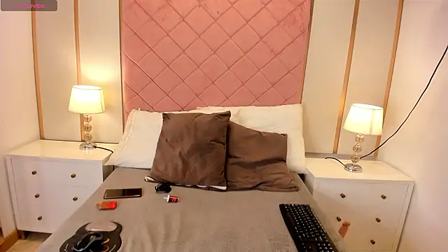 Snapshot of Issabella_Roa chatting on March 2, 4:36 am Issabella Roa online show from March 2, 4:36 am