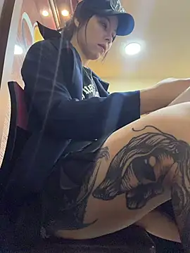 EemaHaruki online show from April 21, 5:28 pm