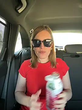 Sissy-Bee online show from March 22, 4:26 pm