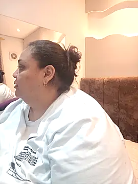 Alisson am online show from April 3, 11:30 am