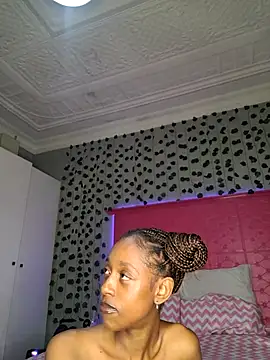 Snapshot of 02Boitybaby chatting on July 1, 6:40 pm 02Boitybaby online show from July 1, 6:40 pm