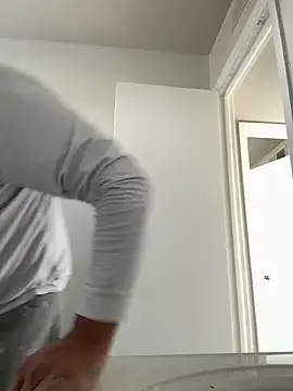 Snapshot of elamante03 chatting on December 18, 6:35 pm elamante03 online show from December 18, 6:35 pm