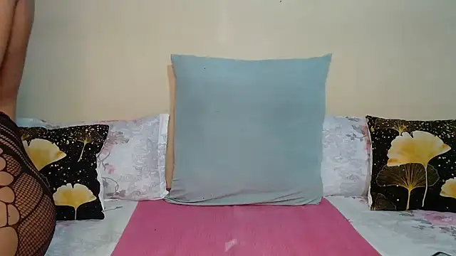 Snapshot of DiamondLuv29 chatting on June 27, 2:27 am DiamondLuv29 online show from June 27, 2:27 am