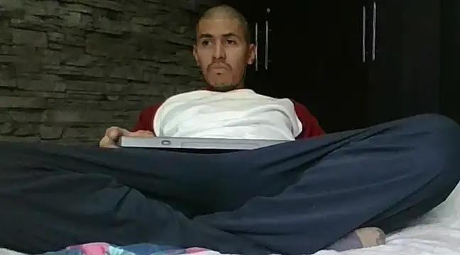 Snapshot of Sexylatin64 chatting on February 22, 10:31 pm Sexylatin64 online show from February 22, 10:31 pm