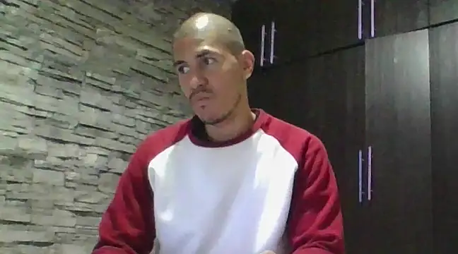 Snapshot of Sexylatin64 chatting on February 23, 2:29 am Sexylatin64 online show from February 23, 2:29 am