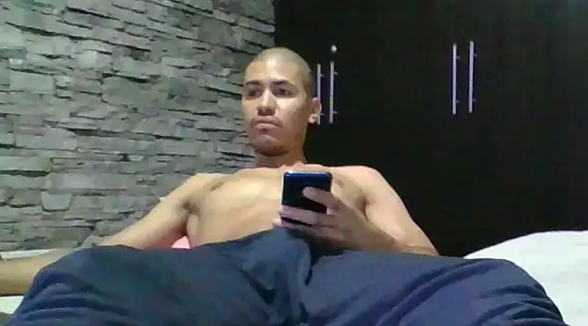 Snapshot of Sexylatin64 chatting on February 23, 10:17 am Sexylatin64 online show from February 23, 10:17 am