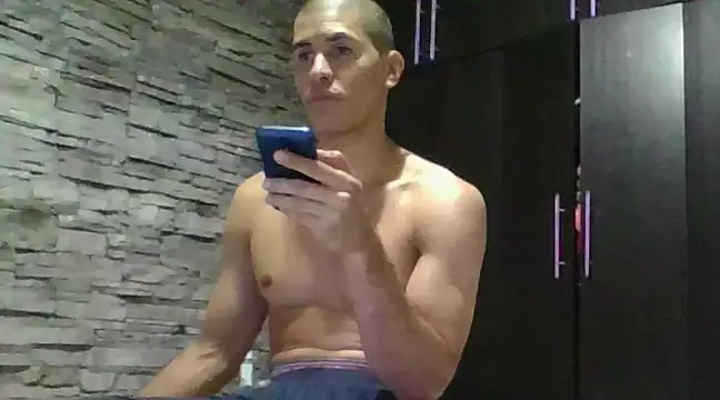 Snapshot of Sexylatin64 chatting on February 25, 2:14 am Sexylatin64 online show from February 25, 2:14 am